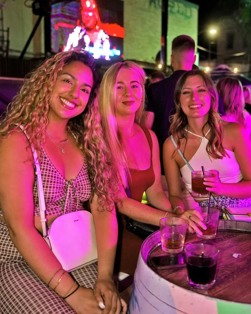 Pink Lemonade functions 21st-birthday celebration in Richmond